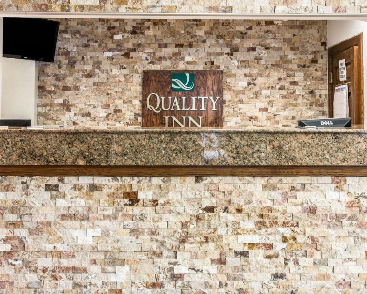 Quality Inn Southfield Buitenkant foto